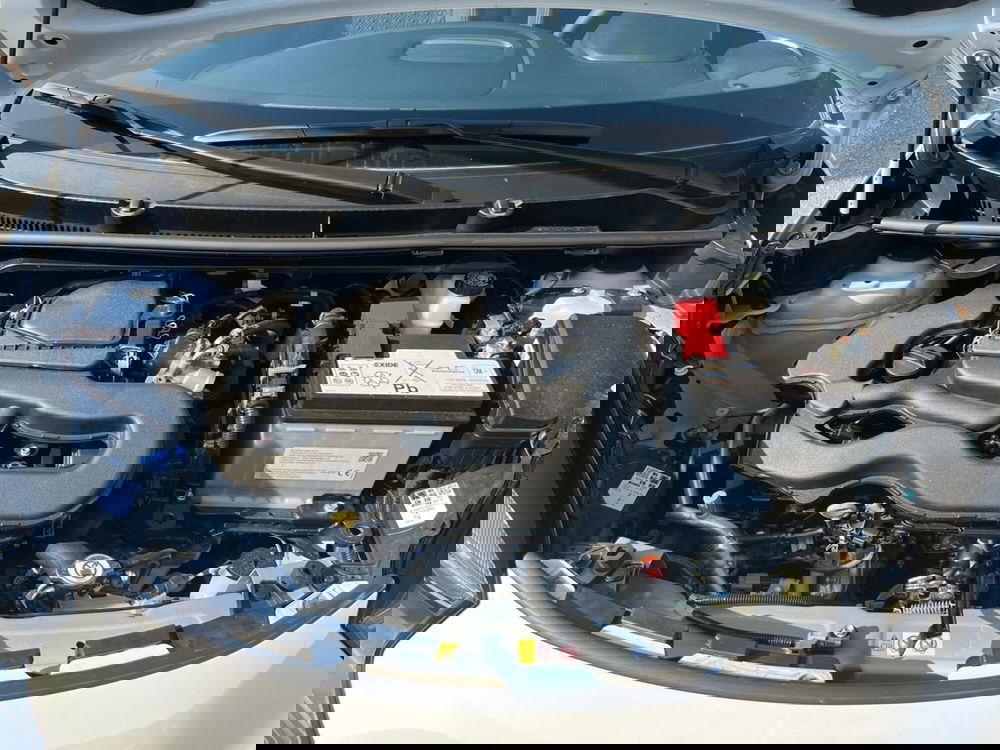 Toyota Aygo X nuova a Lecco (17)