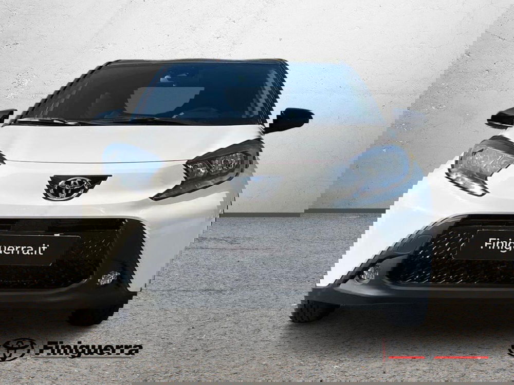 Toyota Aygo X nuova a Lecco (2)