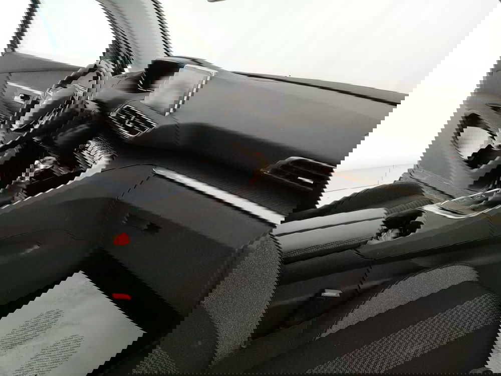 Peugeot 3008 usata a Caserta (11)
