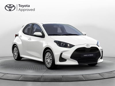 Toyota Yaris 1.5 Hybrid 5 porte Energy nuova a Latina