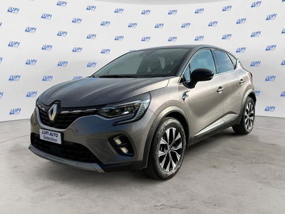 Renault Captur Plug-in Hybrid E-Tech 160 CV Intens del 2023 usata a Pistoia