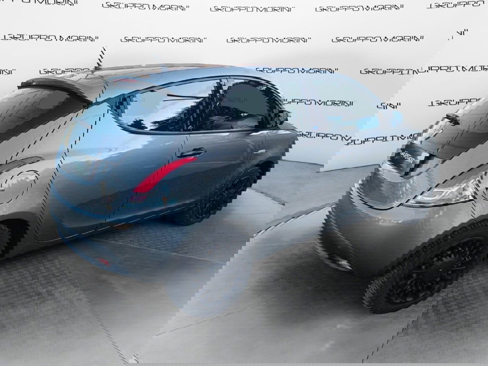 Lancia Ypsilon usata a Bologna (5)