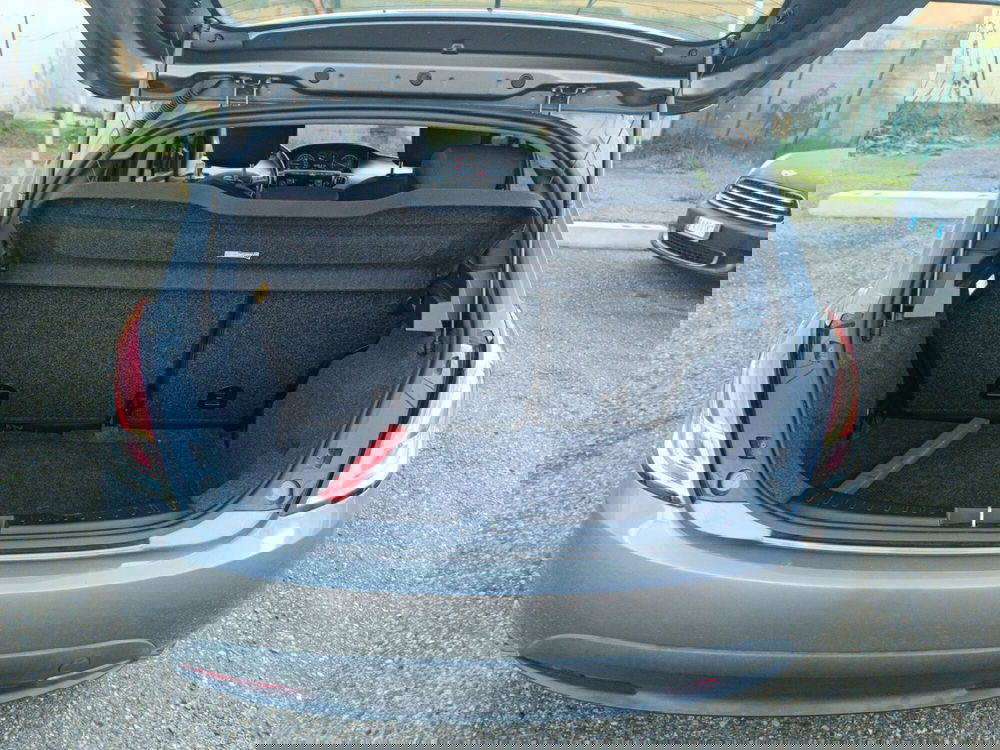 Lancia Ypsilon usata a Bologna (9)