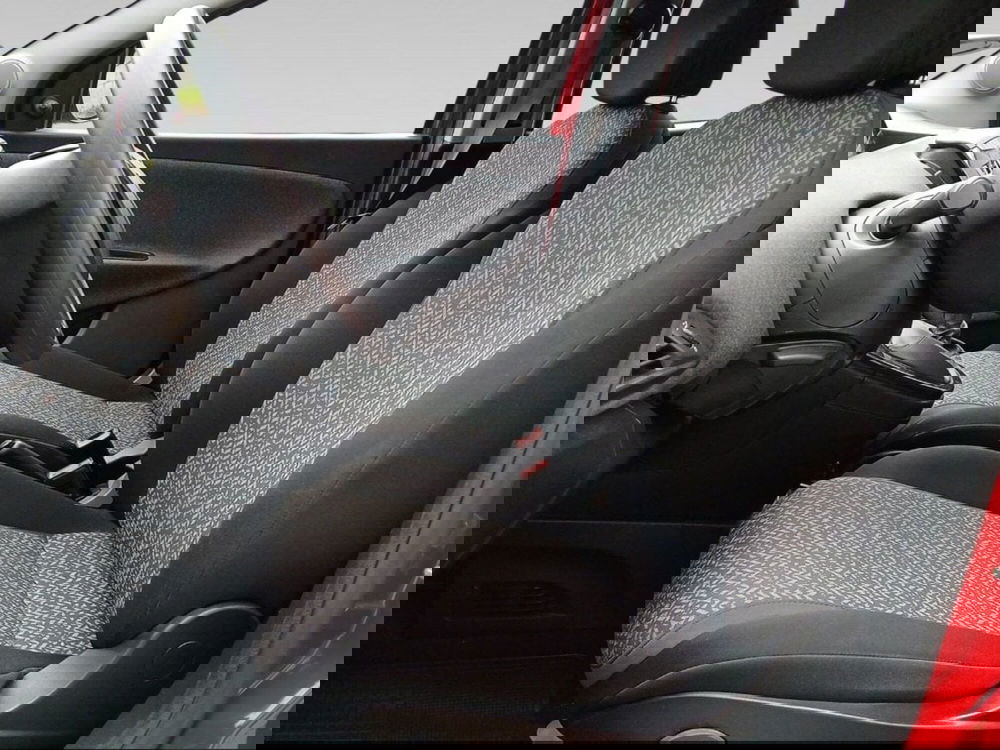 Lancia Ypsilon usata a Pisa (10)