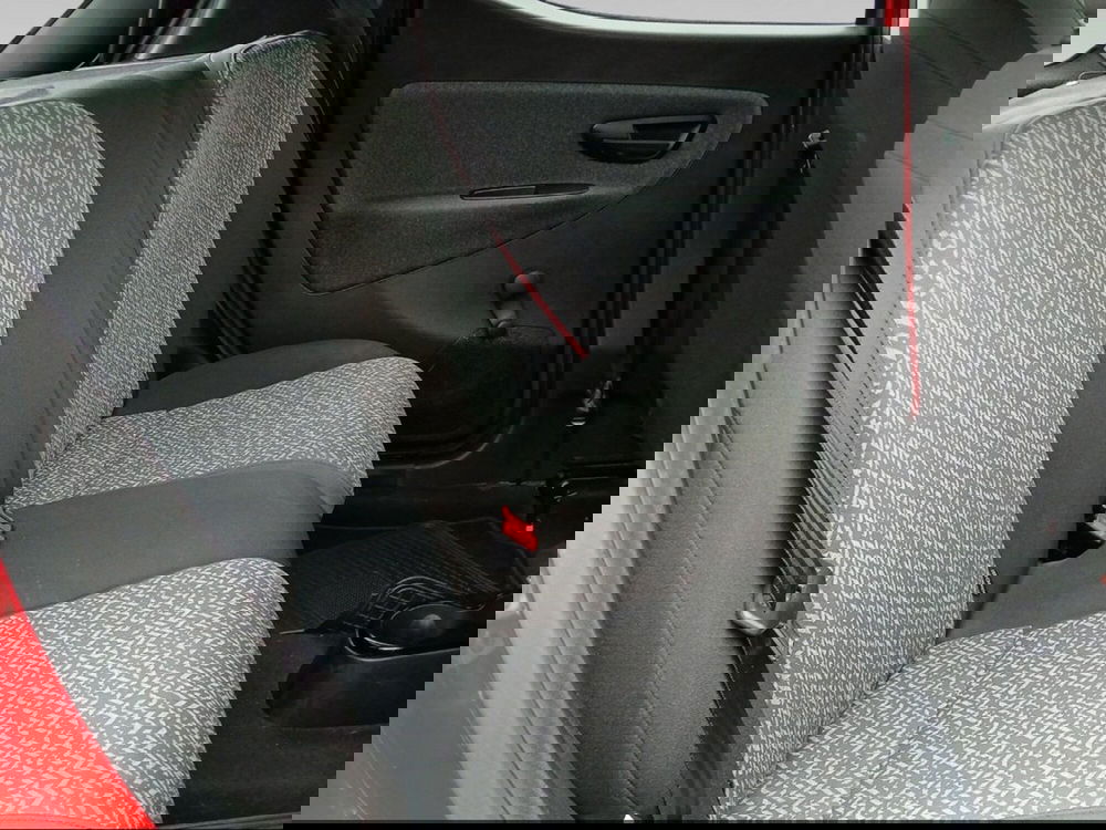 Lancia Ypsilon usata a Pisa (11)