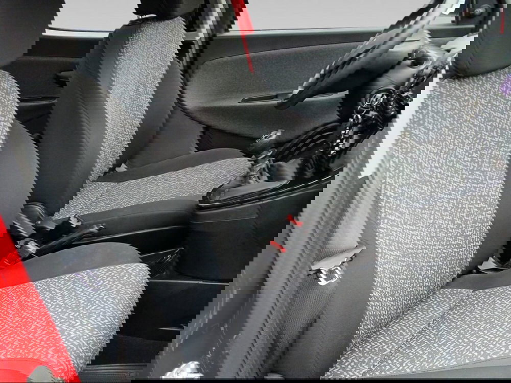 Lancia Ypsilon usata a Pisa (12)