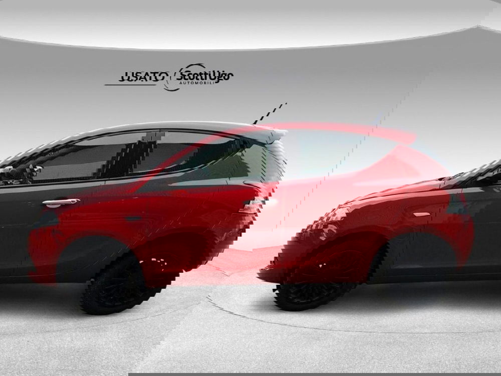 Lancia Ypsilon usata a Pisa (3)