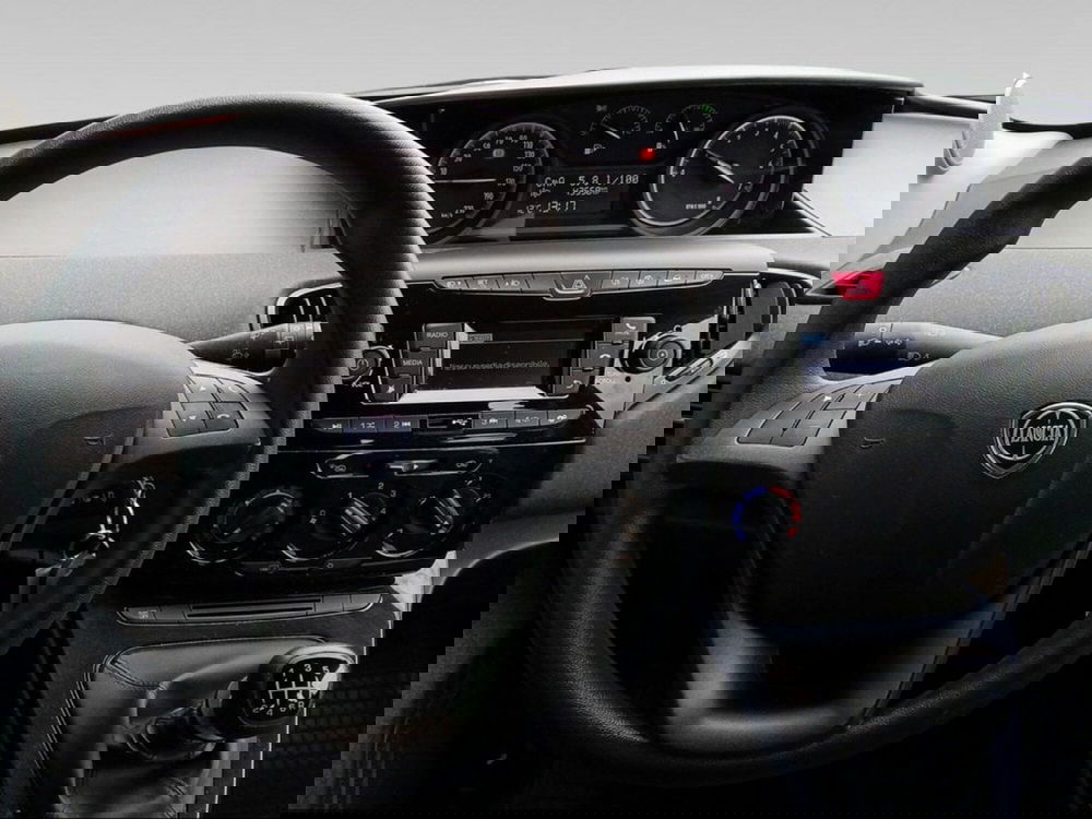 Lancia Ypsilon usata a Pisa (8)