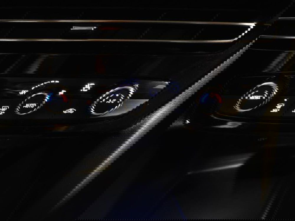 Opel Mokka usata a Genova (16)