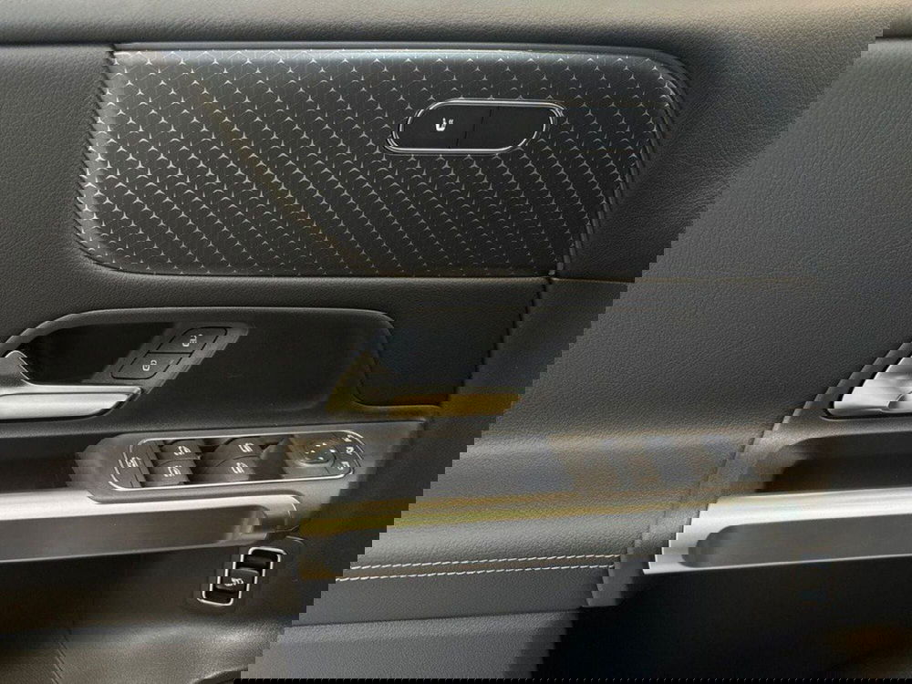 Mercedes-Benz GLB nuova a Rimini (17)