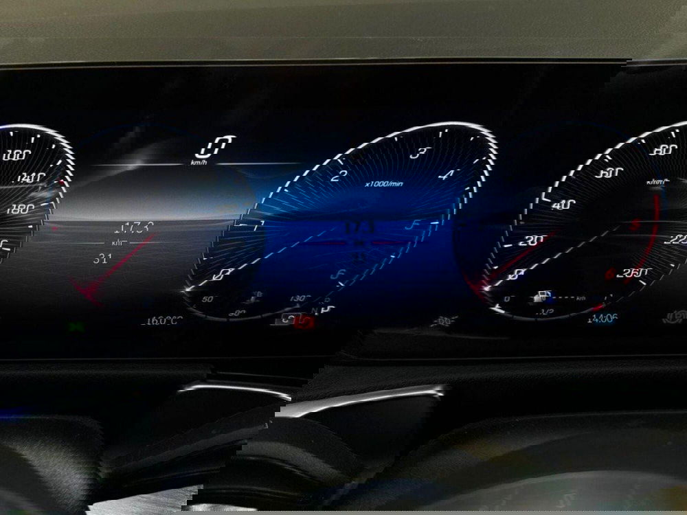 Mercedes-Benz GLB nuova a Rimini (9)