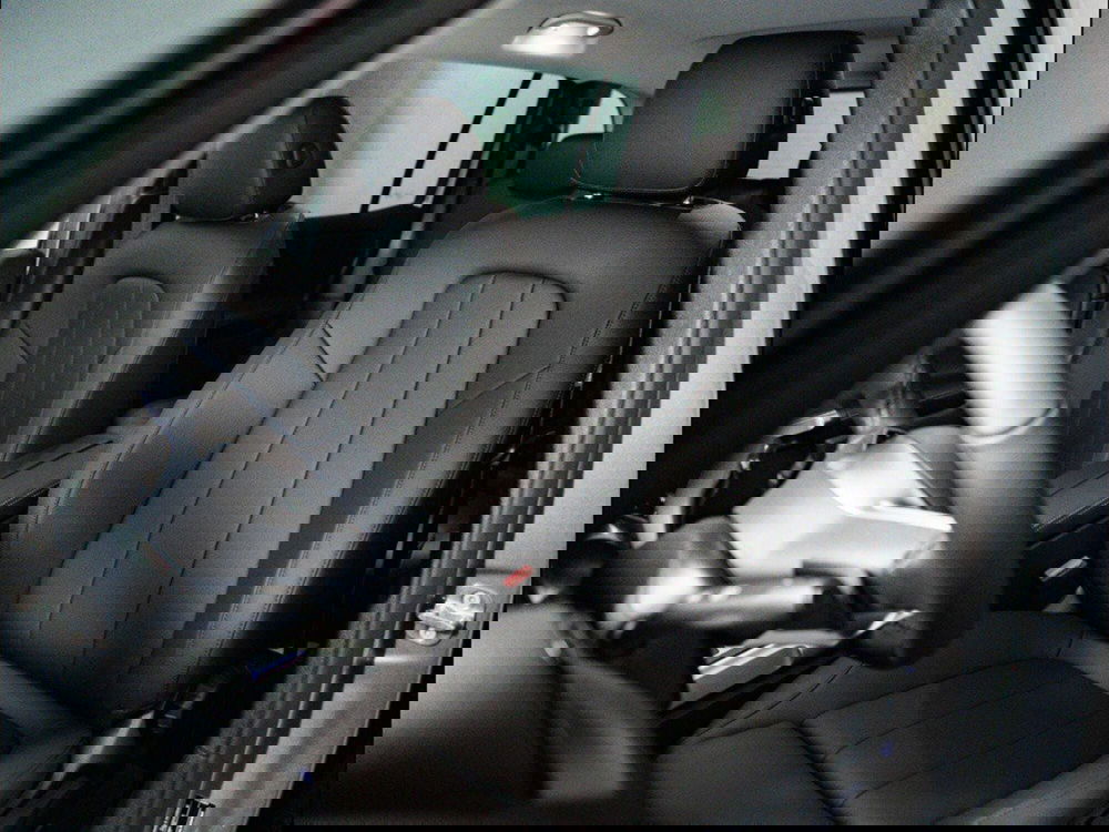 Mercedes-Benz GLB nuova a Macerata (11)