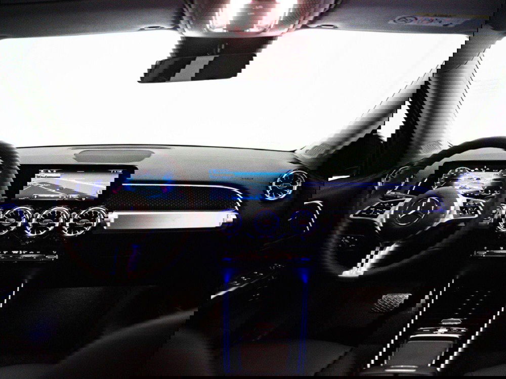 Mercedes-Benz GLB nuova a Macerata (17)