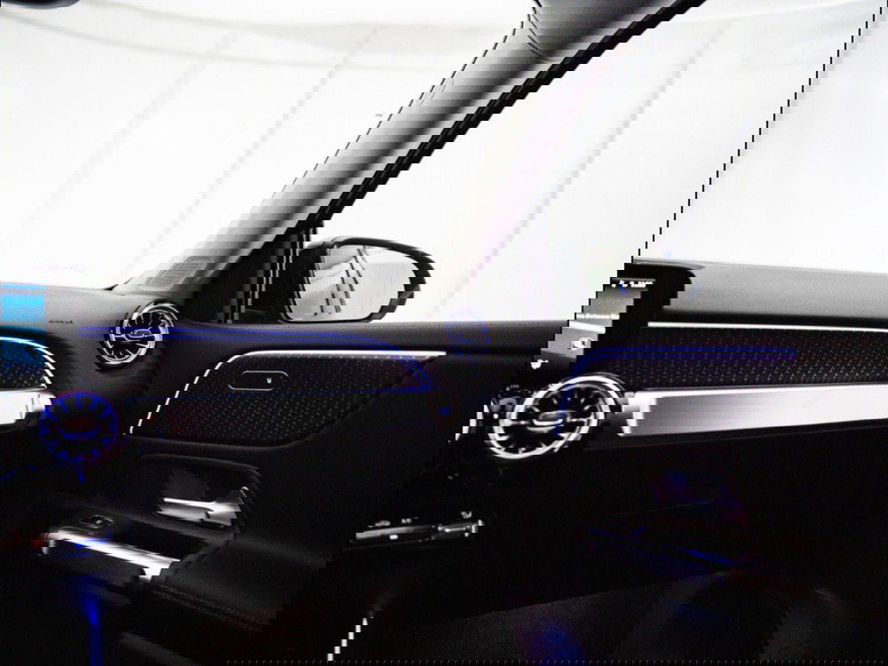 Mercedes-Benz GLB nuova a Macerata (19)