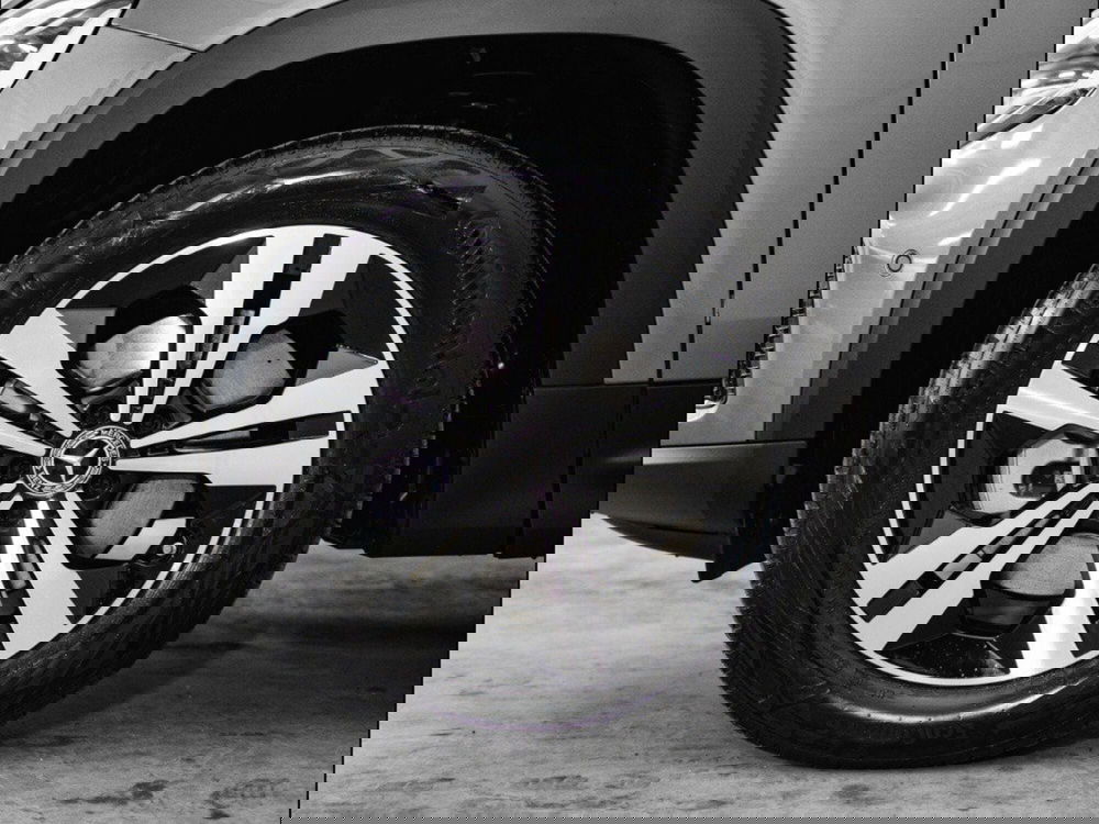 Mercedes-Benz GLB nuova a Macerata (7)