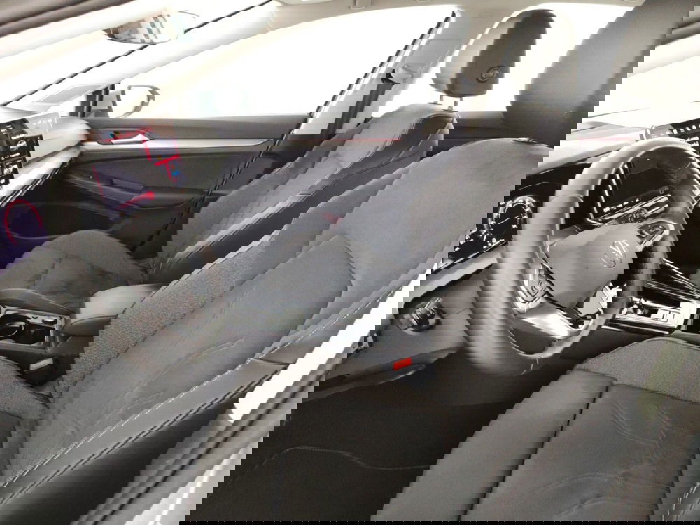 Volkswagen Golf usata a Massa-Carrara (7)