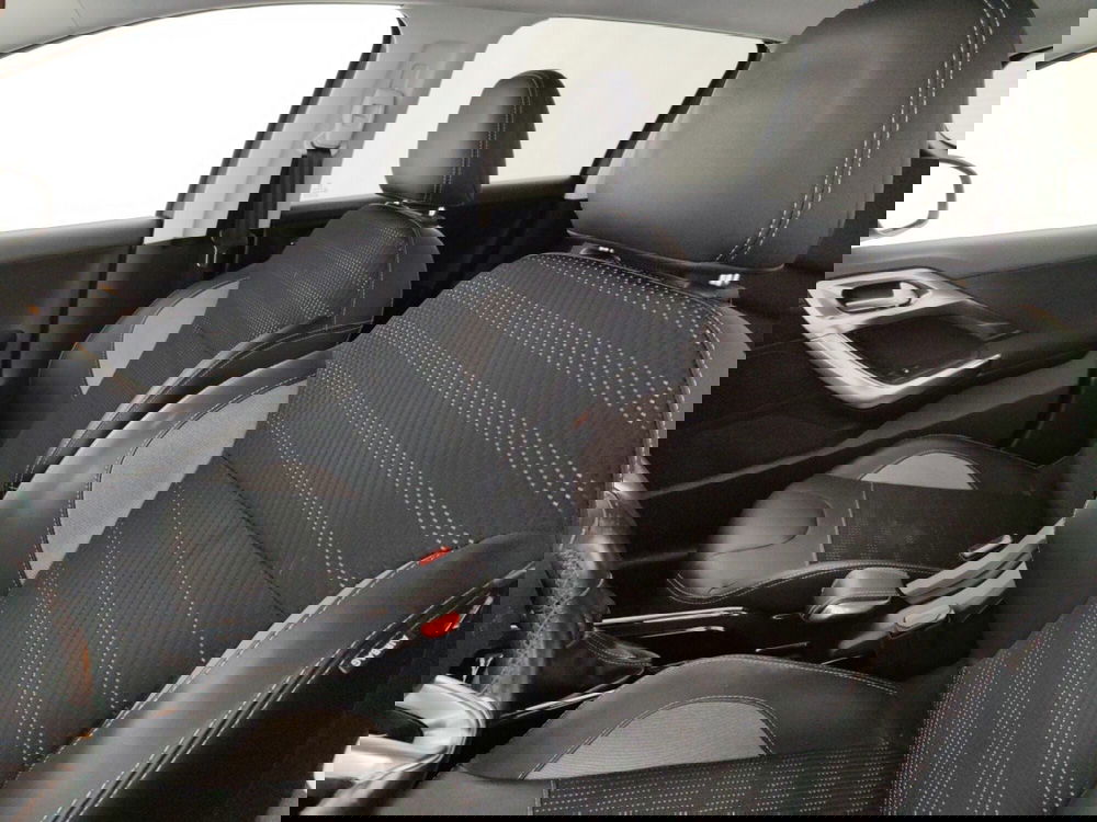 Peugeot 2008 usata a Massa-Carrara (9)