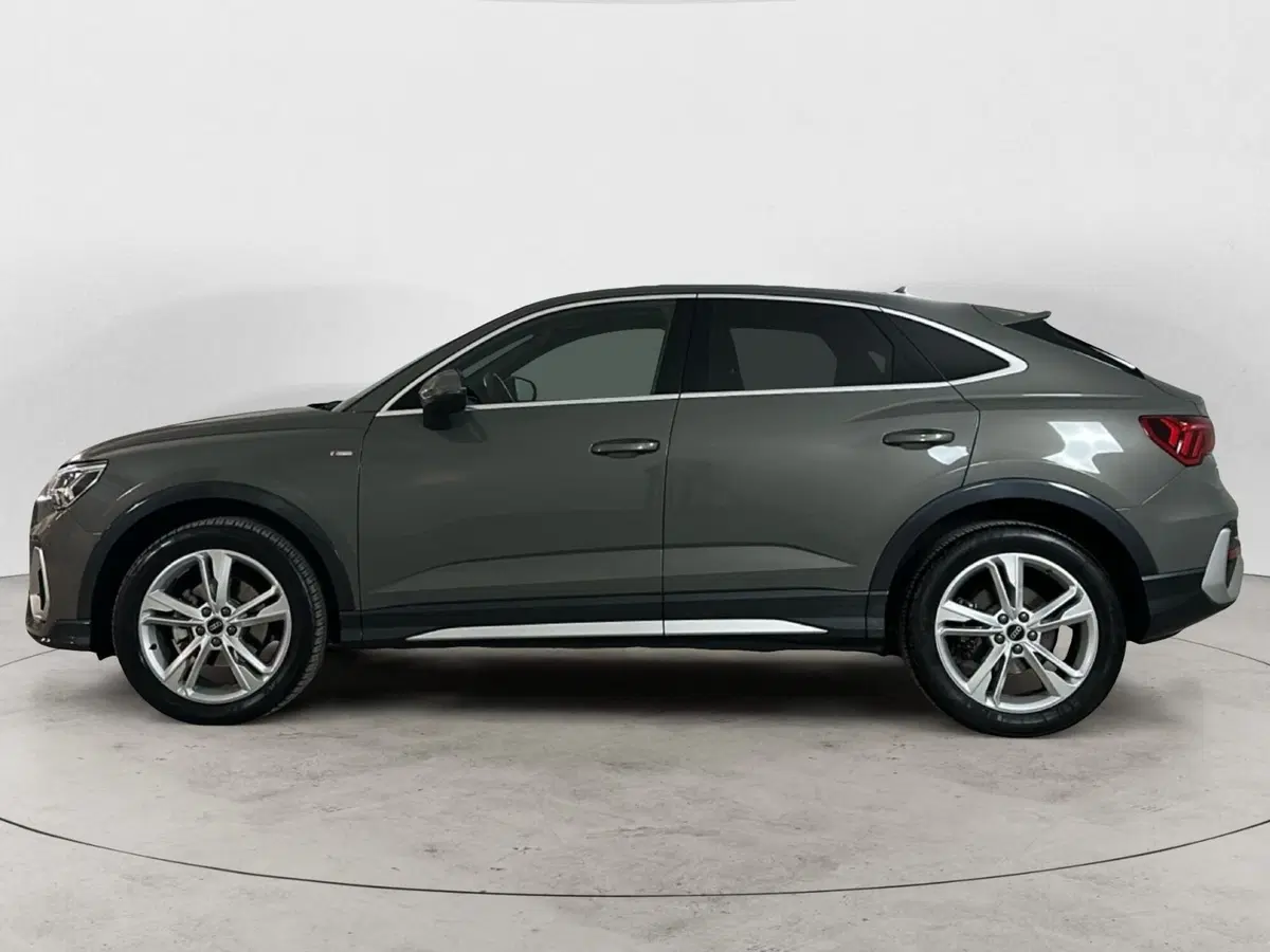 Audi Q3 Sportback usata a Caserta (3)