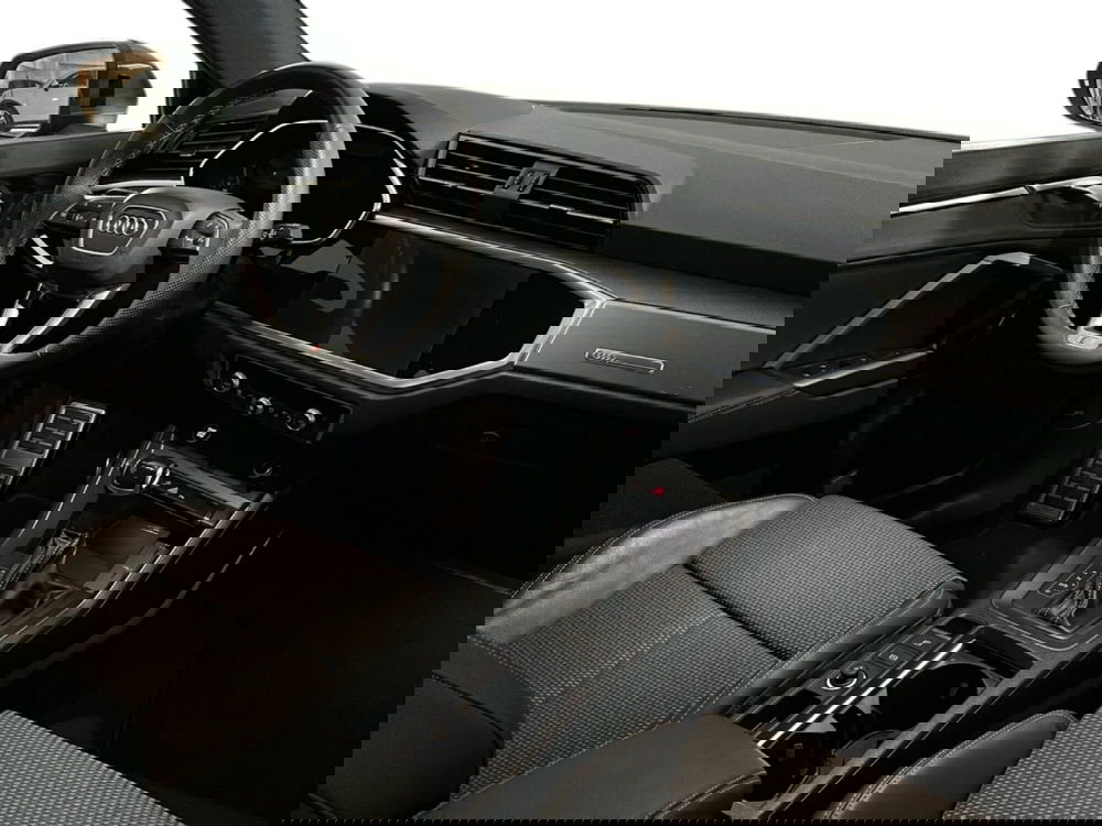 Audi Q3 Sportback usata a Caserta (9)