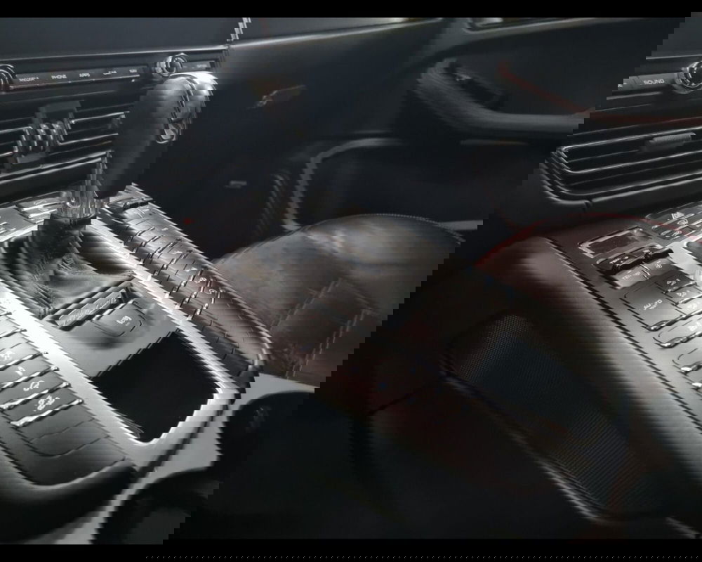 Porsche Macan usata a Caserta (19)