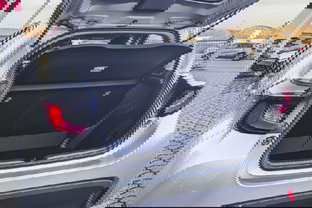 Mazda Mazda2 Hybrid nuova a Vercelli (7)