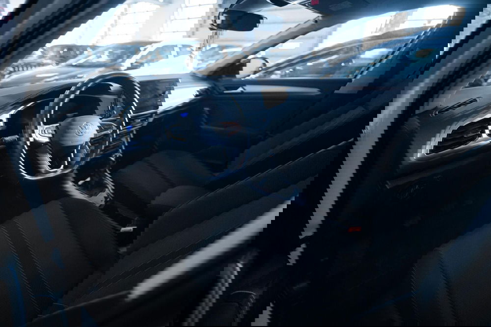 Volkswagen T-Roc usata a Torino (5)