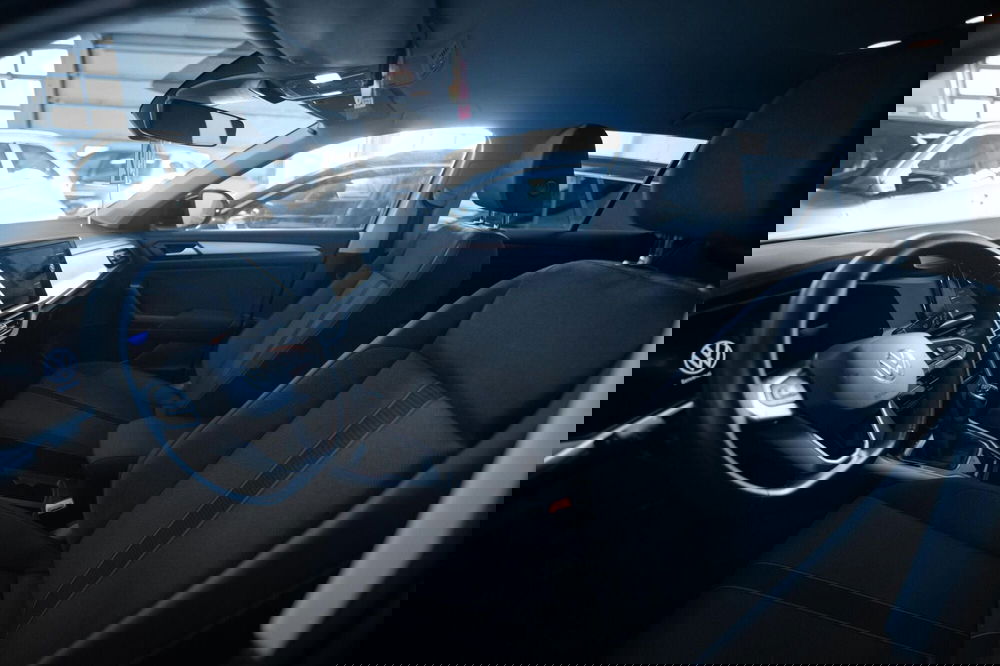 Volkswagen T-Roc usata a Torino (6)