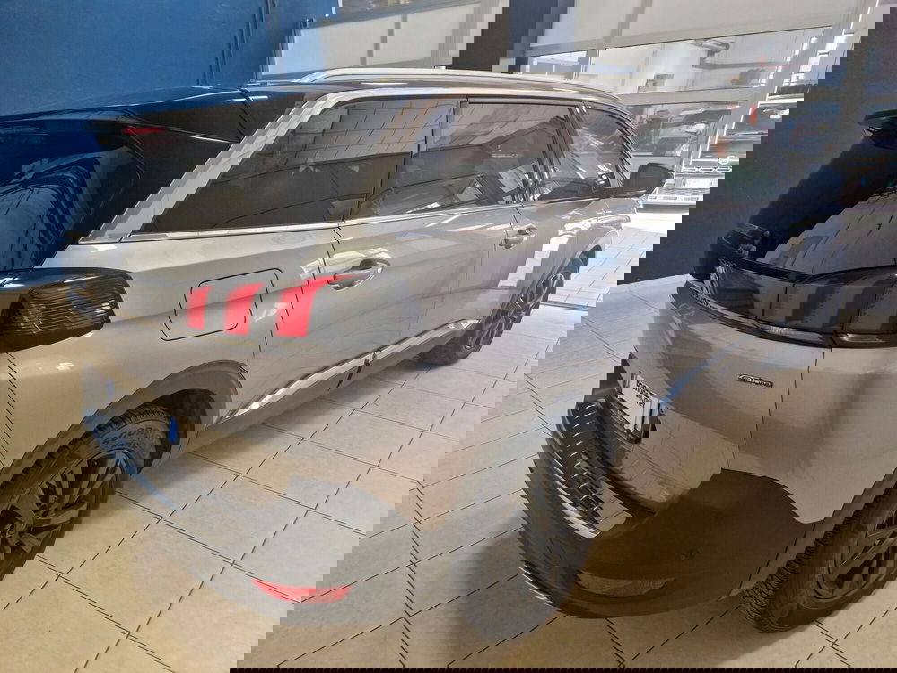 Peugeot 5008 usata a Varese (8)