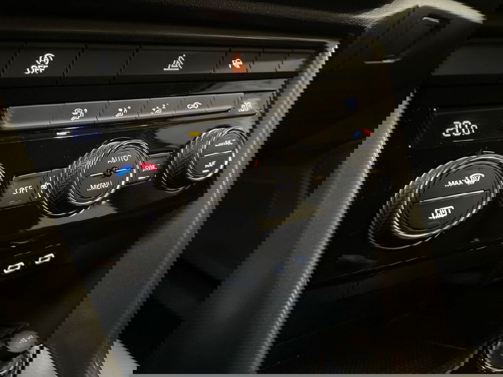 Volkswagen T-Roc usata a Prato (15)