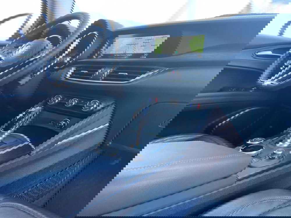 Alfa Romeo Stelvio usata a Ancona (18)