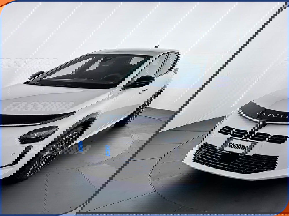 Lancia Ypsilon nuova a Milano (3)