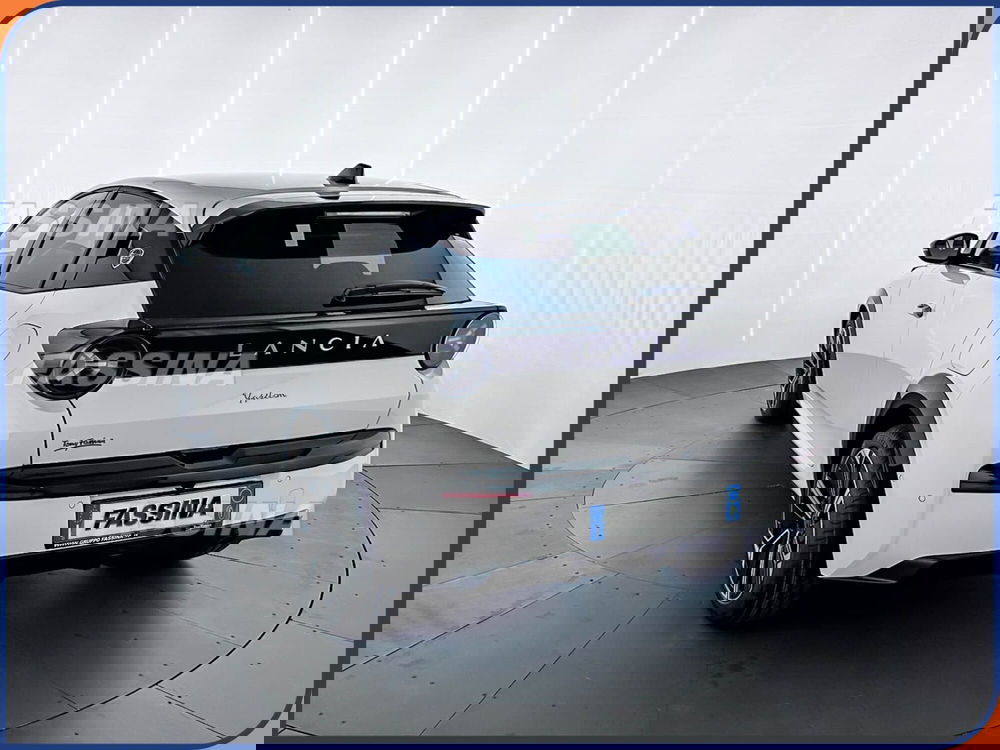 Lancia Ypsilon nuova a Milano (4)