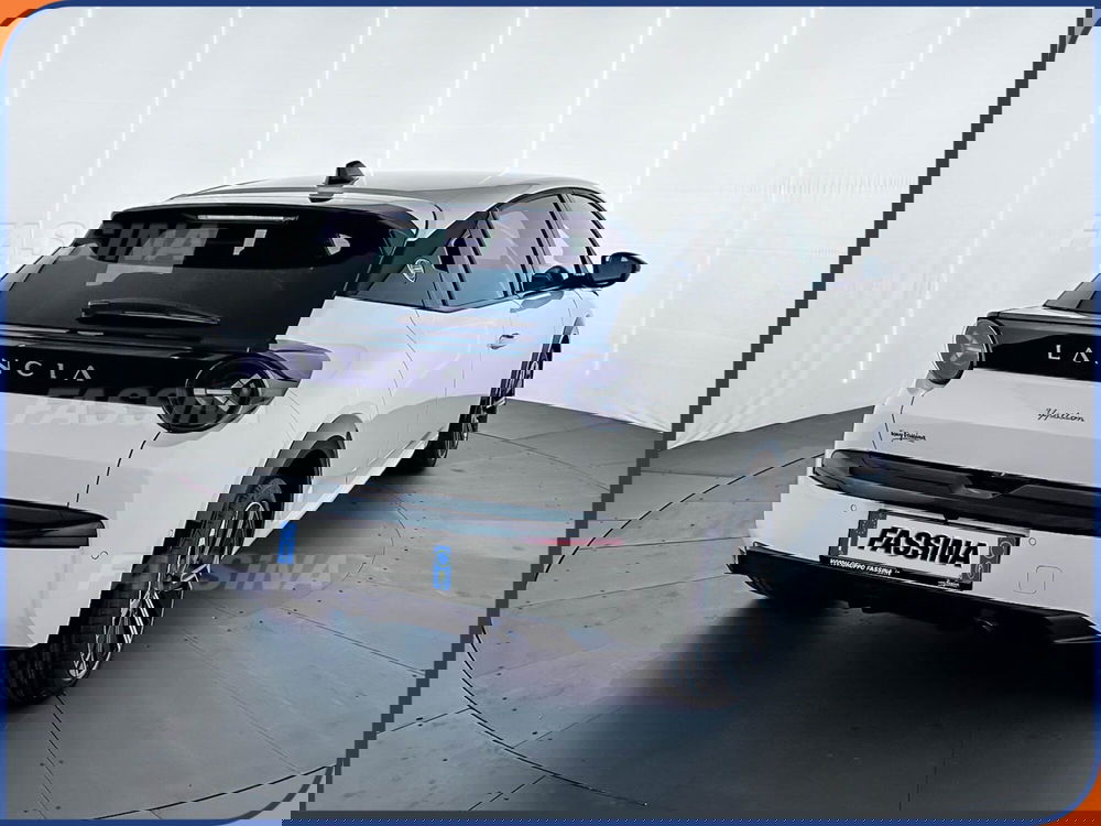 Lancia Ypsilon nuova a Milano (6)