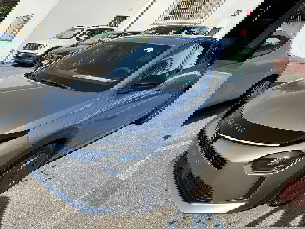 Lancia Ypsilon nuova a Lucca