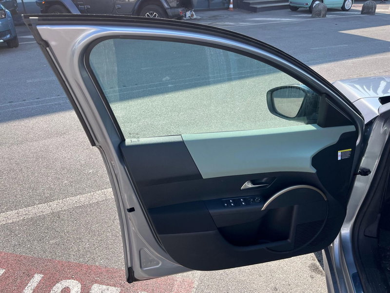 Lancia Ypsilon nuova a Lucca (10)