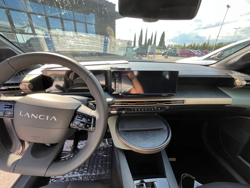 Lancia Ypsilon nuova a Lucca (12)