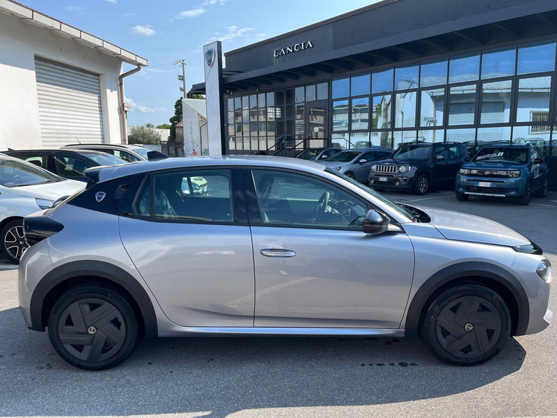 Lancia Ypsilon nuova a Lucca (4)