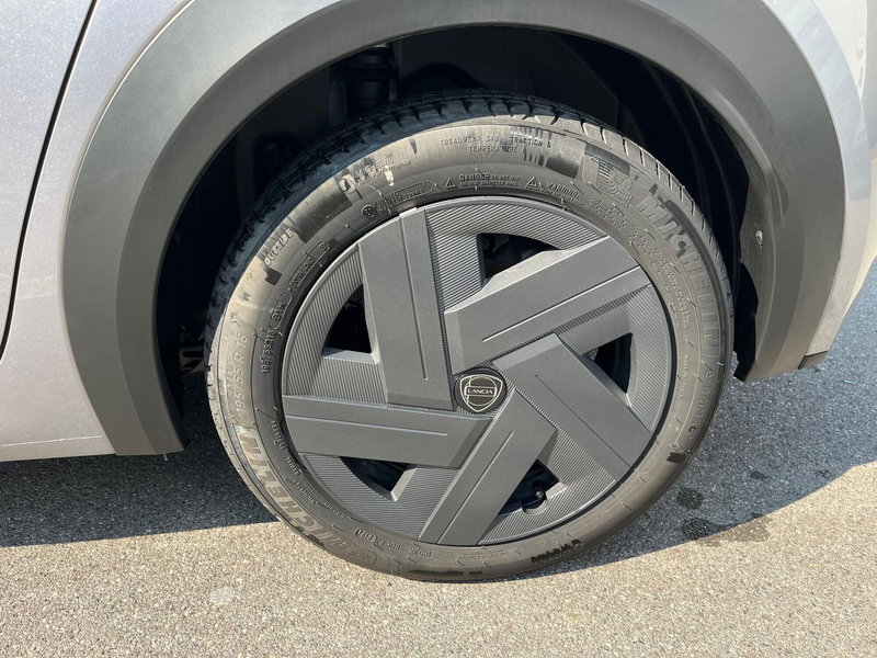 Lancia Ypsilon nuova a Lucca (9)
