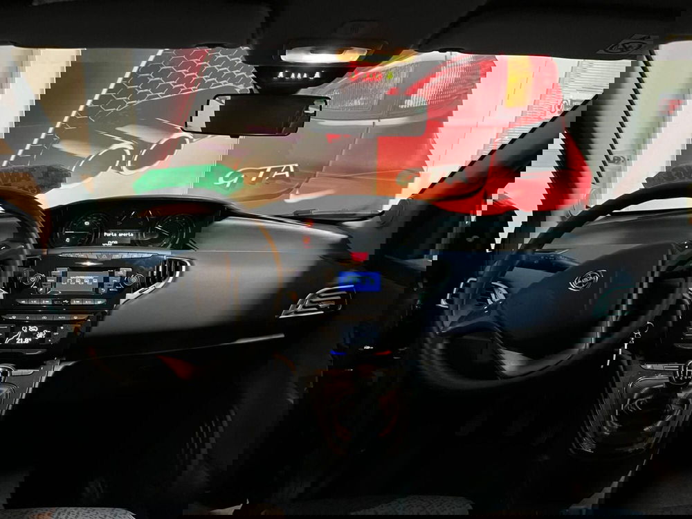 Lancia Ypsilon usata a Lucca (13)