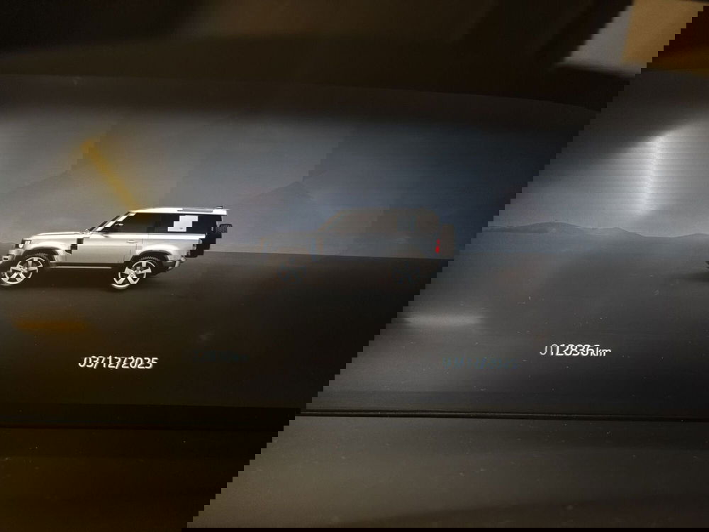 Land Rover Defender usata a Milano (10)