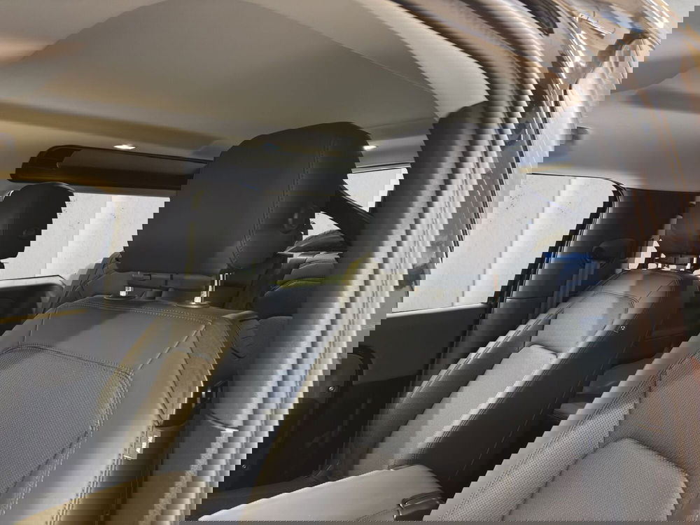 Land Rover Defender usata a Milano (12)