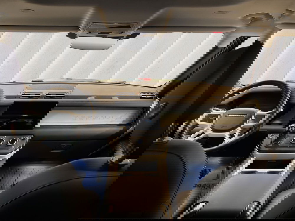 Land Rover Defender usata a Milano (4)