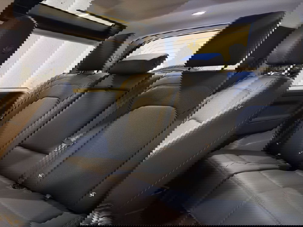 Land Rover Defender usata a Milano (5)