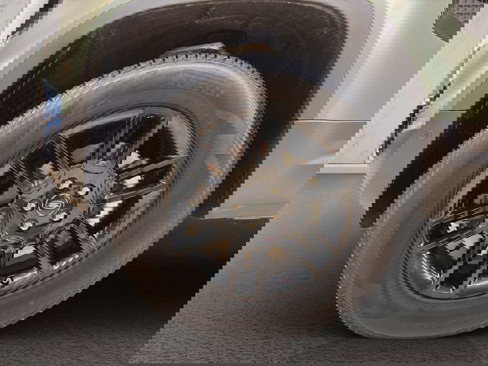 Land Rover Defender usata a Milano (9)