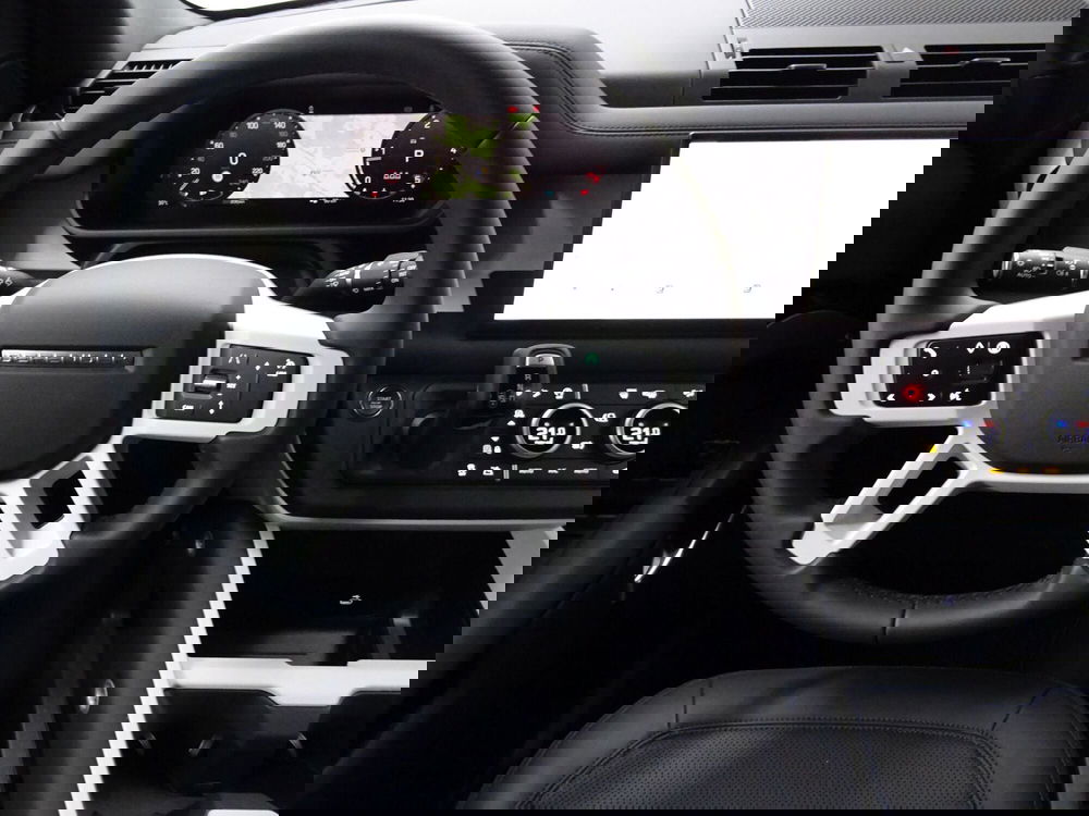 Land Rover Defender usata a Como (10)