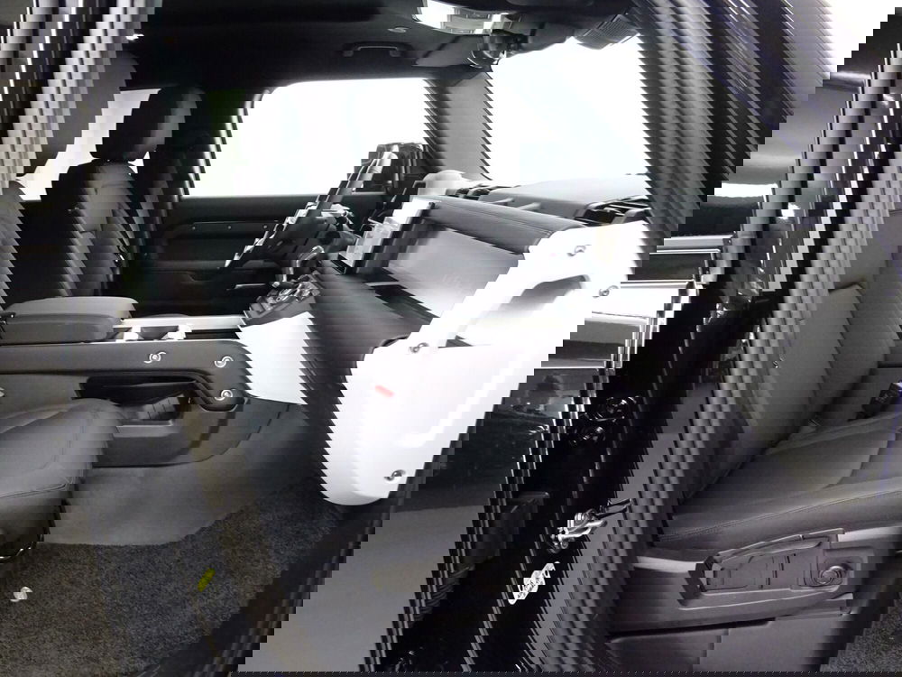 Land Rover Defender usata a Como (3)