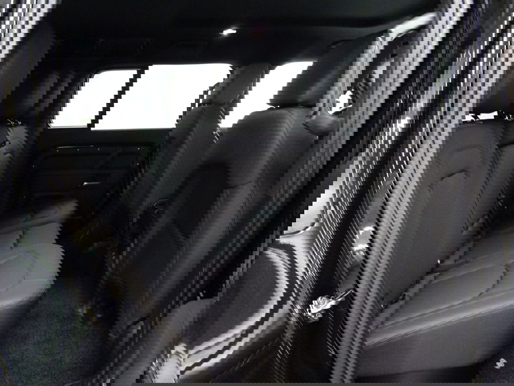 Land Rover Defender usata a Como (5)