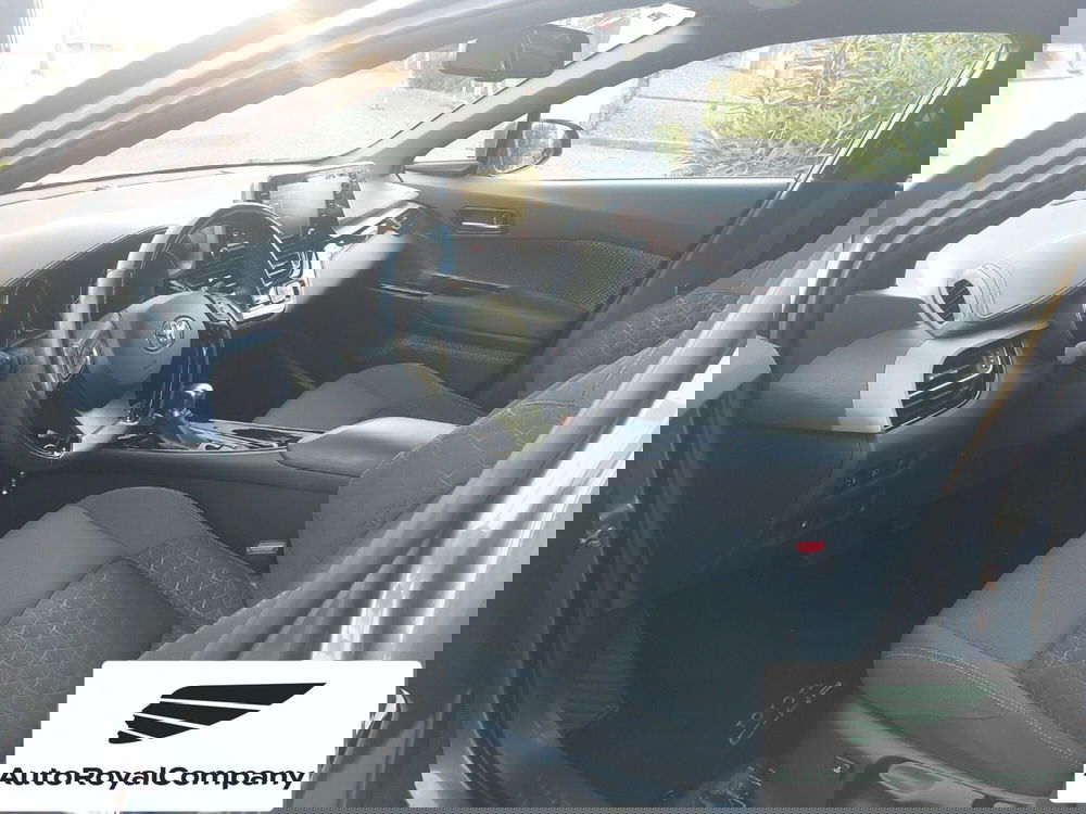 Toyota Toyota C-HR usata a Roma (9)