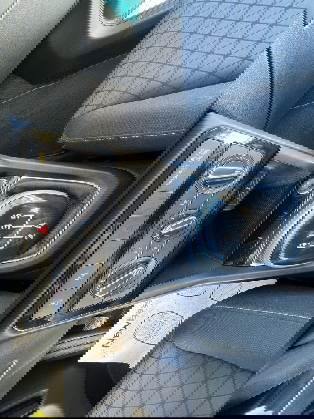 Volkswagen T-Cross usata a Teramo (10)