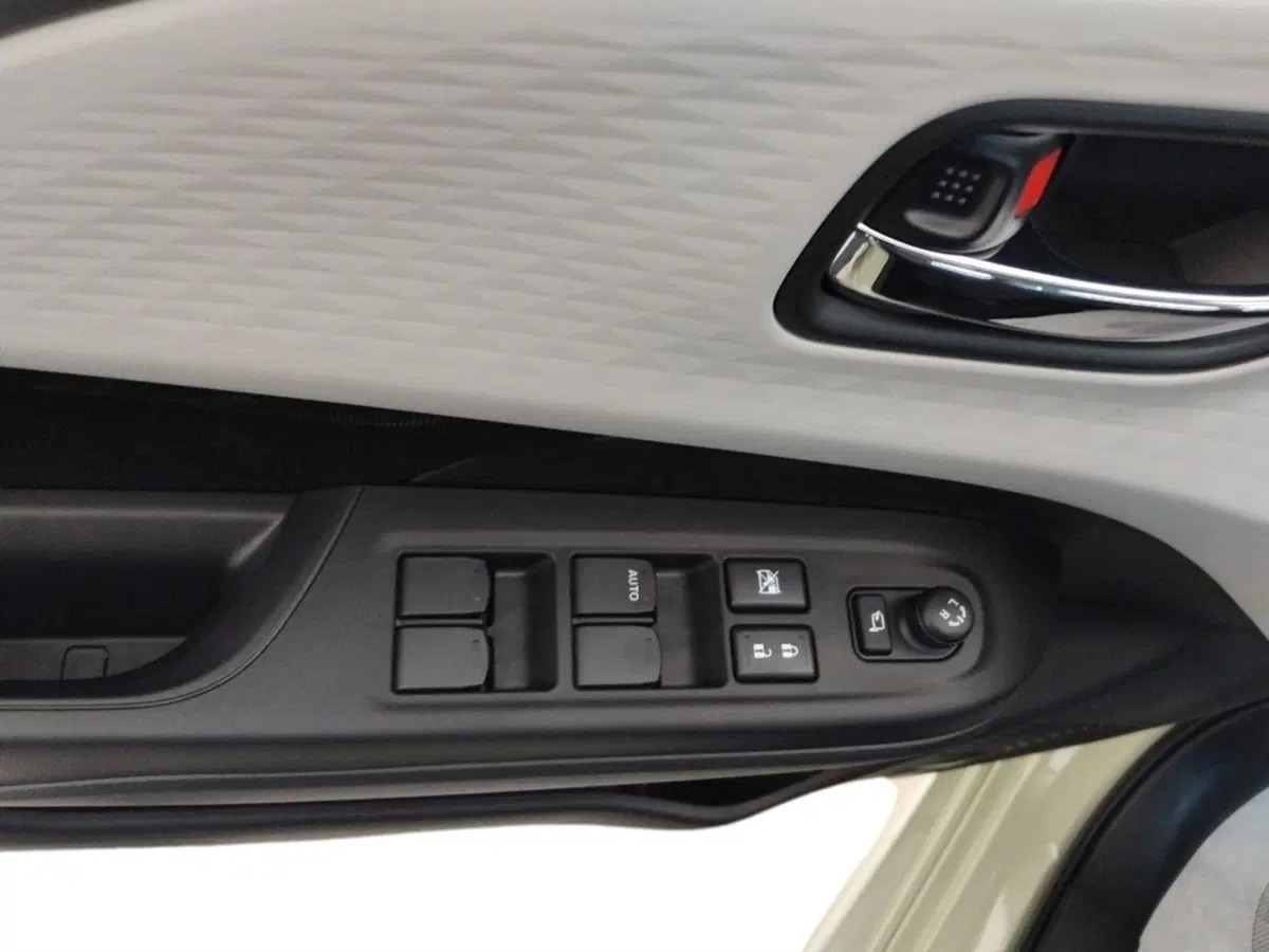 Suzuki Swift nuova a Milano (8)